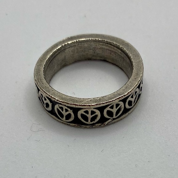 Jewelry - Peace Sign Symbol Ring Band